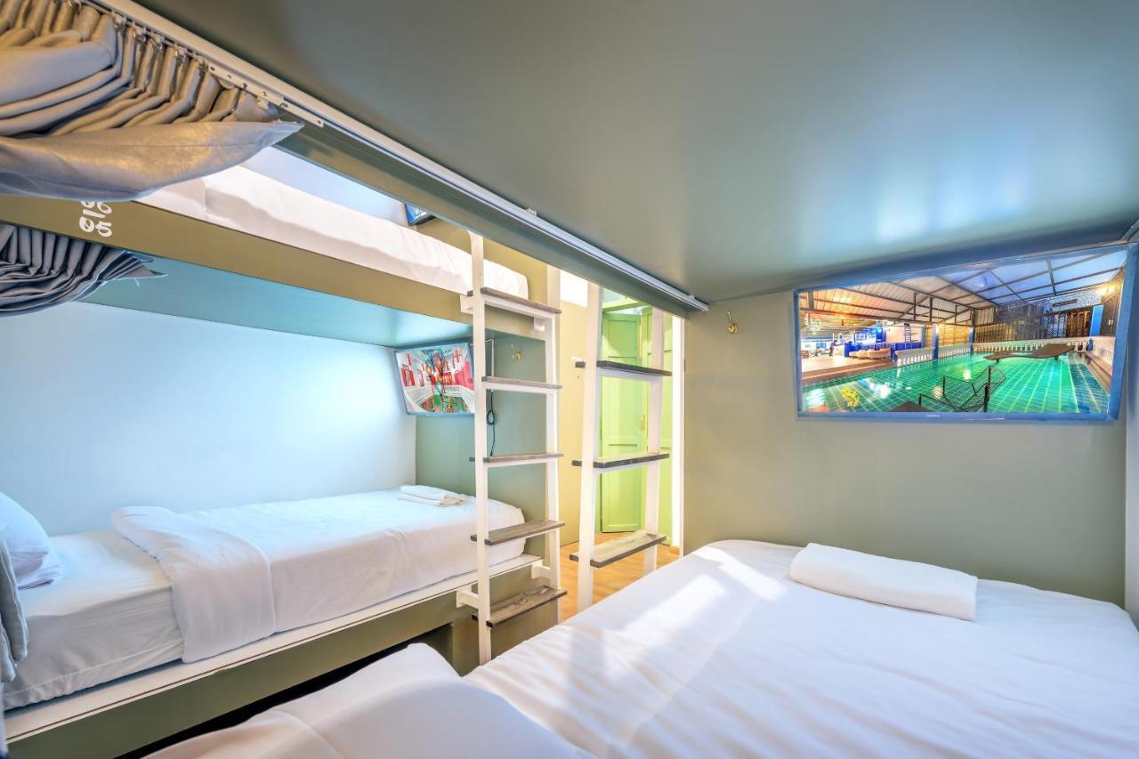 Ama Hostel Bangkok Room photo