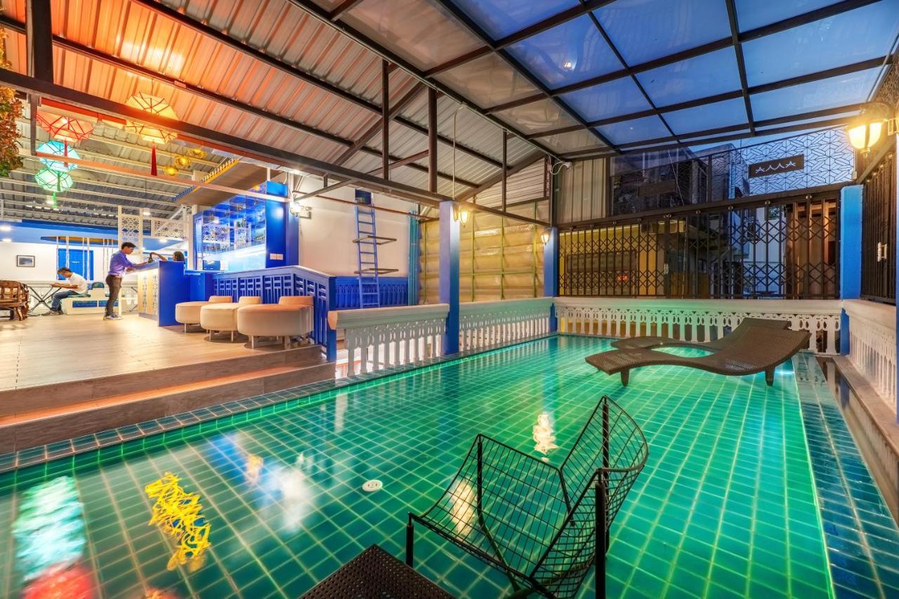 Ama Hostel Bangkok Exterior photo